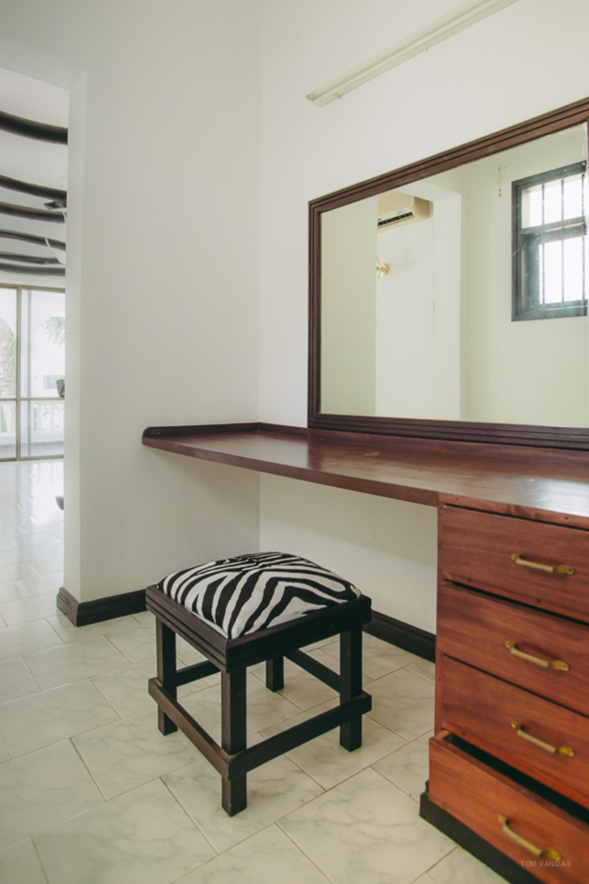 Bahari Dhow Beach Villas Diani Beach Exterior photo