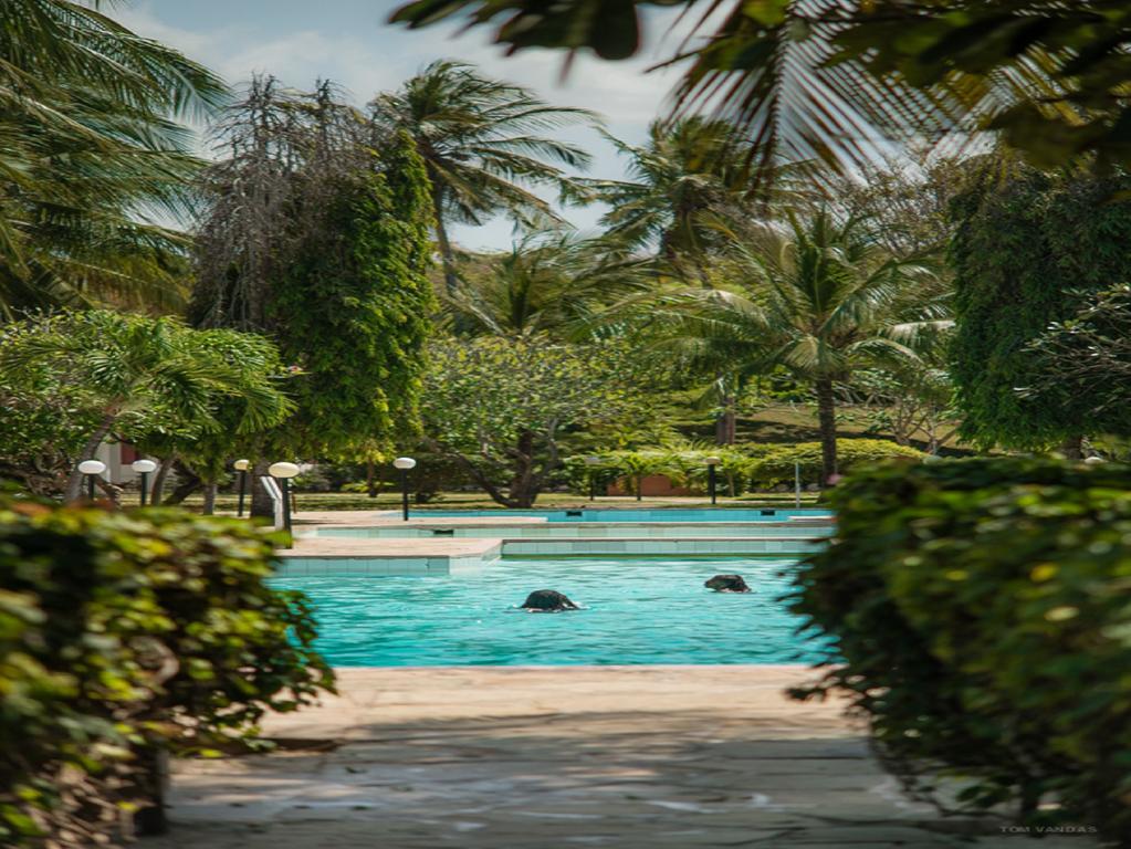 Bahari Dhow Beach Villas Diani Beach Exterior photo